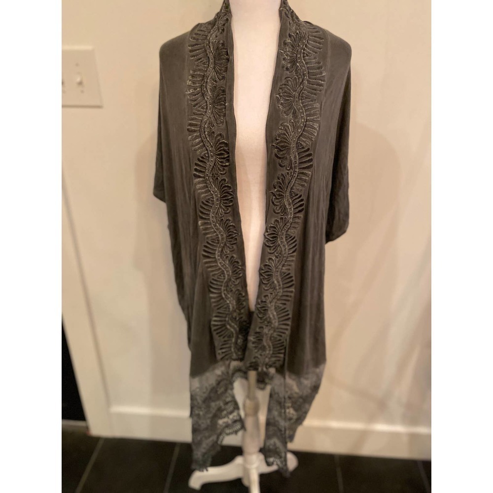 POL Gray Embroidered Lace Trim Kimono Cardigan Boho Layering Medium